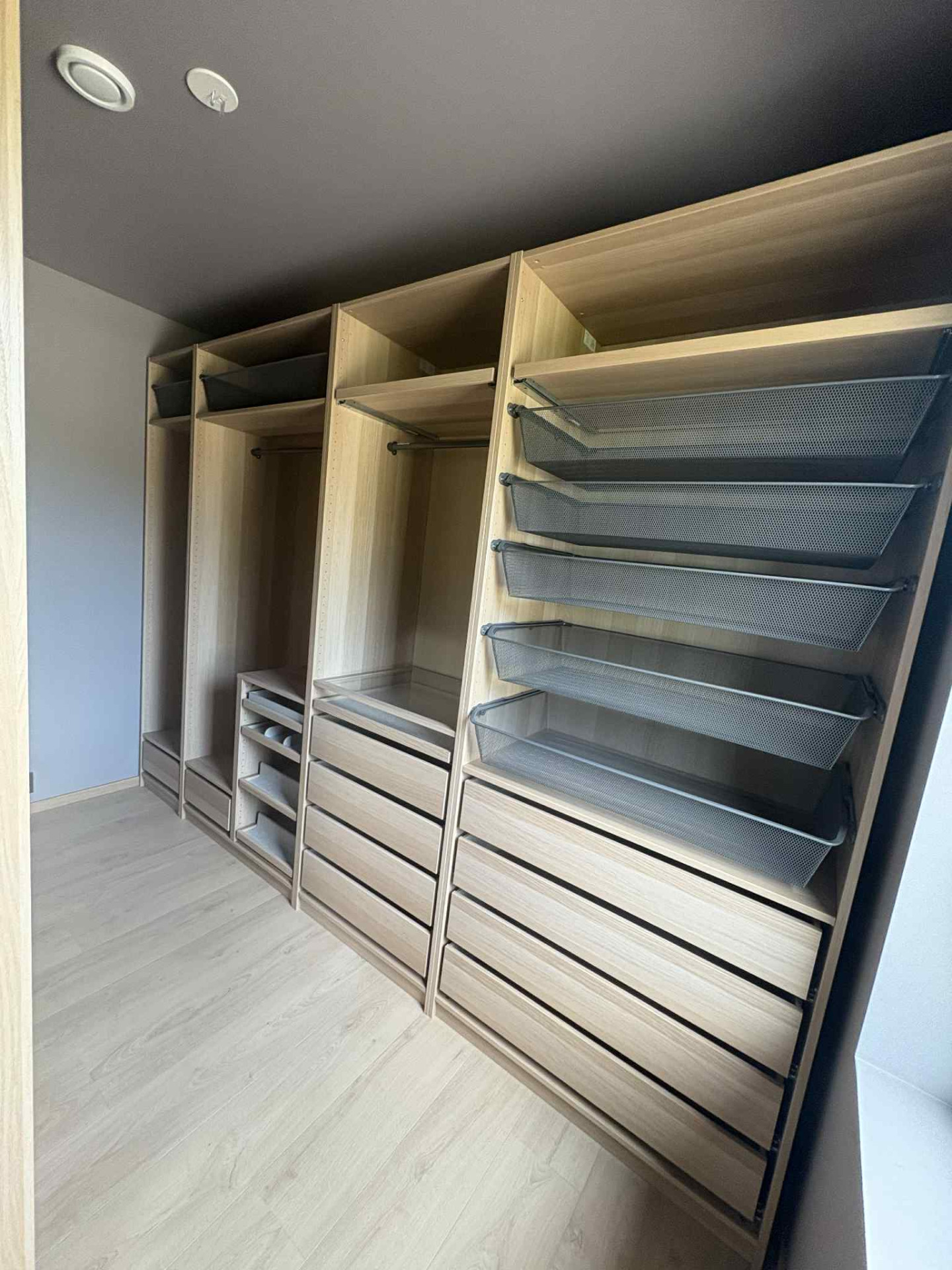Montering pax garderobe